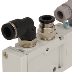 Codo de 6mmxM5 [10 Piezas]