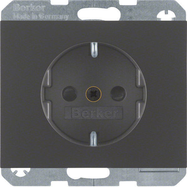Hager Berker K.1/K.5 Toma De Pared (Aparamenta WCD) - 47357006