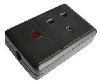 Ratio Electric UK Acoplador 13A Negro - 70390